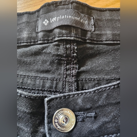 Lee Platinum Label Barely Bootcut Midrise Black Jeans Women's Size 10 Short - Picture 6 of 16